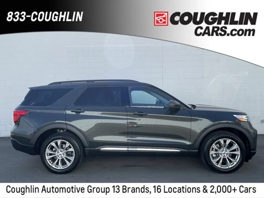 2022 Ford Explorer XLT photo 1