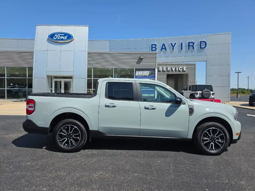 2024 Ford Maverick Lariat photo 1