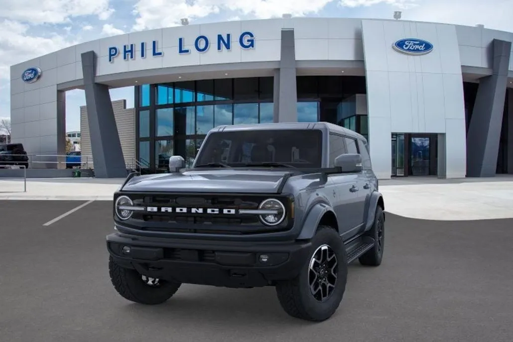 2025 Ford Bronco Outer Banks photo 1