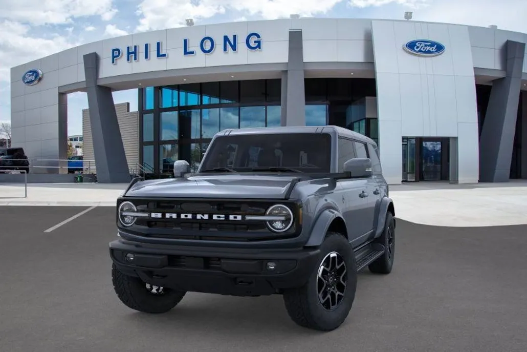 2025 Ford Bronco Outer Banks photo 1