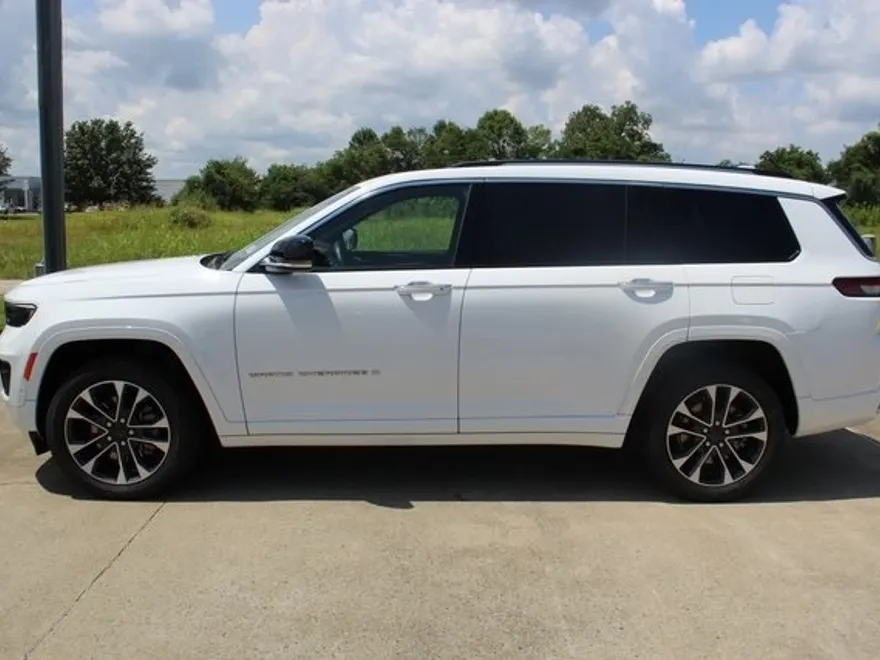 2021 Jeep Grand Cherokee Overland photo 1