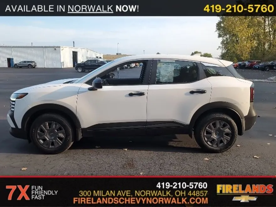 2025 Nissan Kicks S photo 1