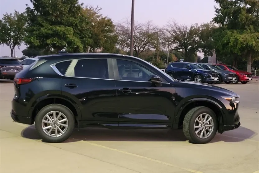 2025 Mazda CX-5 2.5 S Preferred photo 1