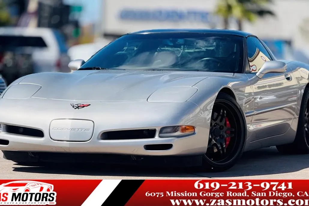 2004 Chevrolet Corvette photo 1