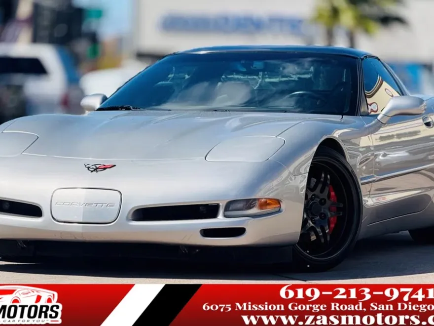 2004 Chevrolet Corvette photo 1