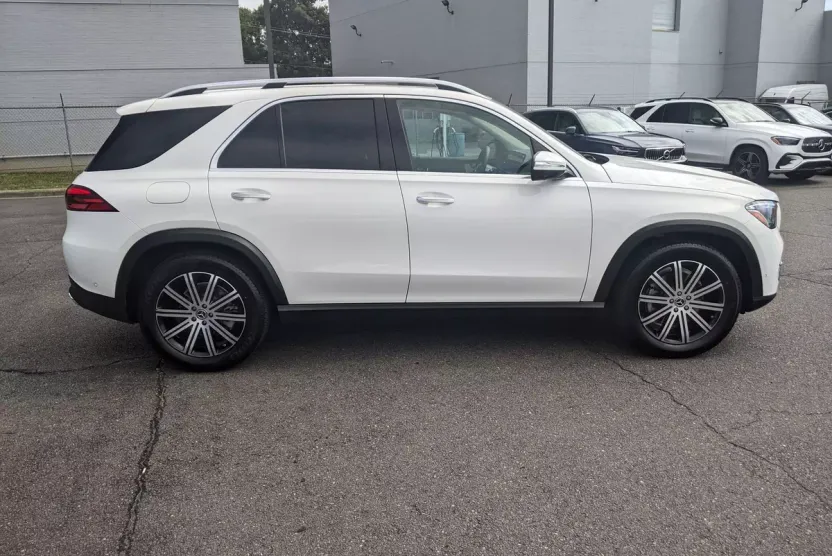 2025 Mercedes Benz GLE 350 4MATIC photo 1
