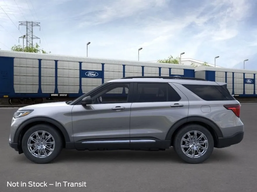 2025 Ford Explorer photo 1