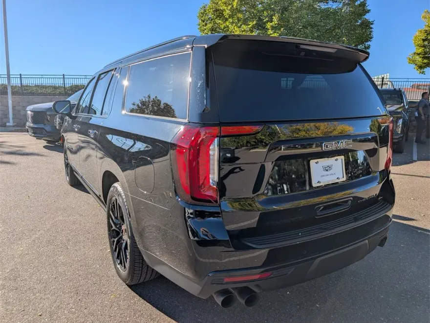 2023 Gmc Yukon XL Denali photo 1