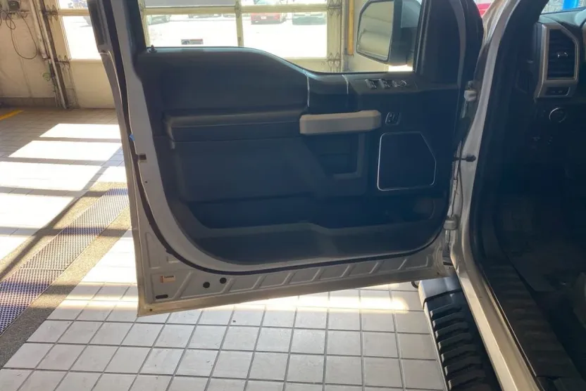 2018 Ford F-150 Lariat photo 1