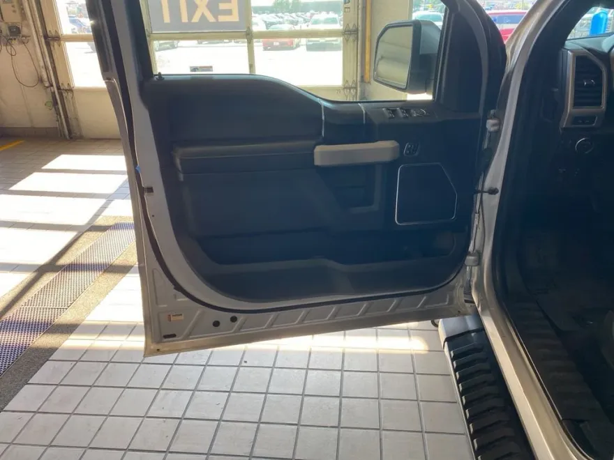 2018 Ford F-150 Lariat photo 1