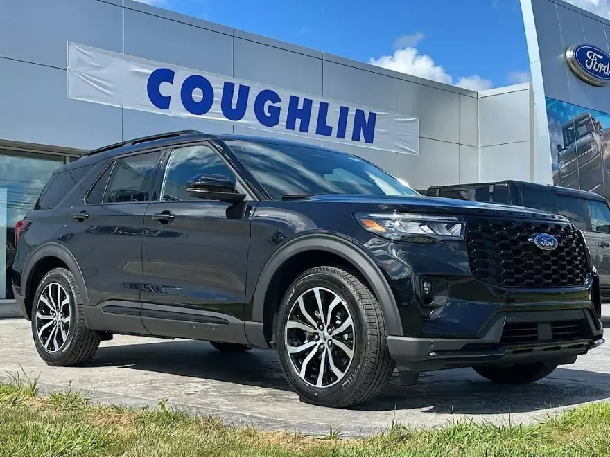 2025 Ford Explorer ST-Line photo 1