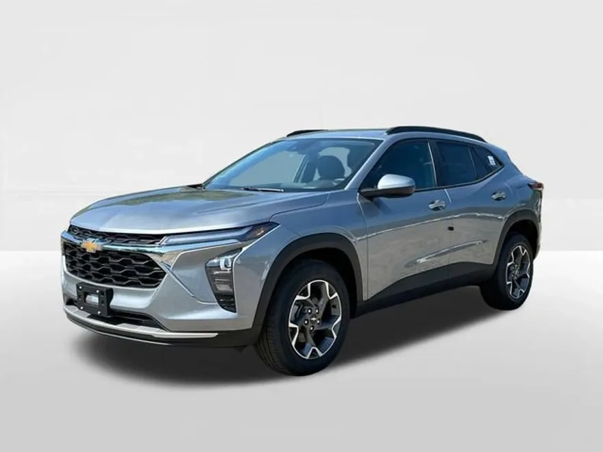 2025 Chevrolet Trax LT photo 1