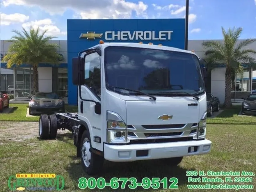 2025 Chevrolet Silverado 4500HD Base photo 1