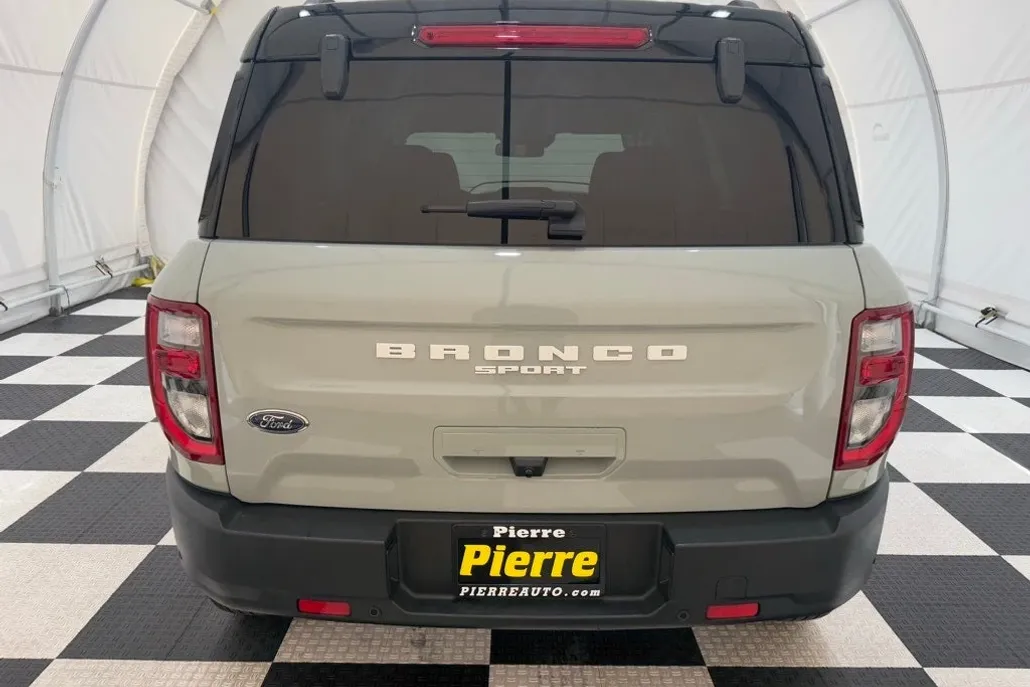 2021 Ford Bronco Sport Outer Banks photo 1