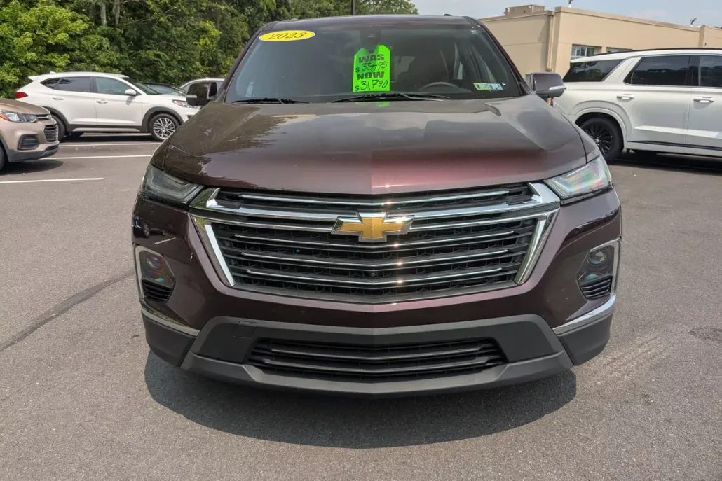 2023 Chevrolet Traverse Cloth 1LT photo 1