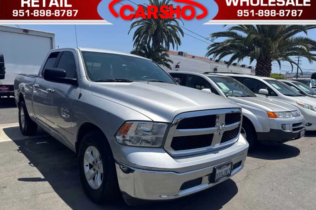 2017 Ram 1500 SLT photo 1