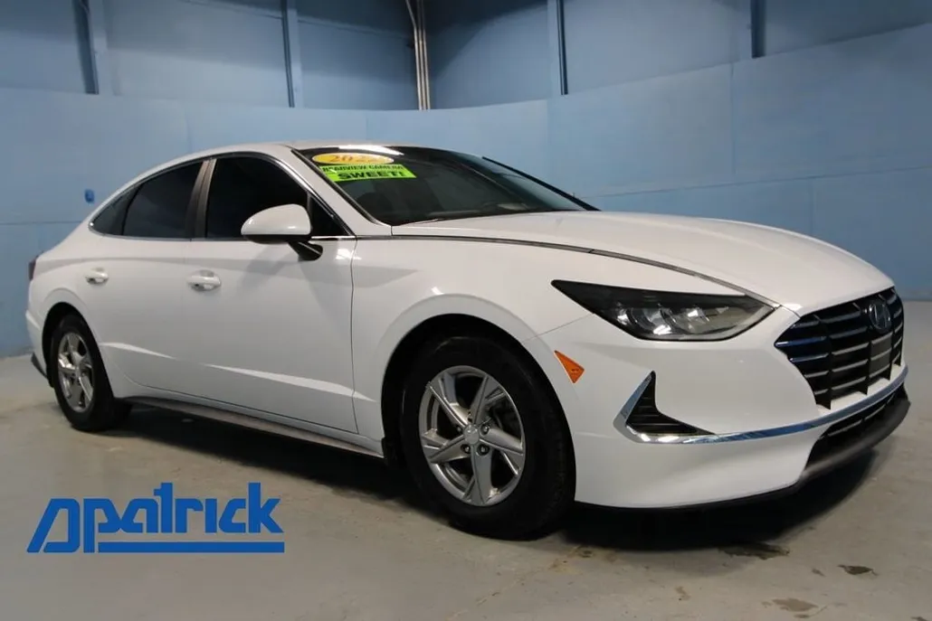 2022 Hyundai Sonata SE photo 1