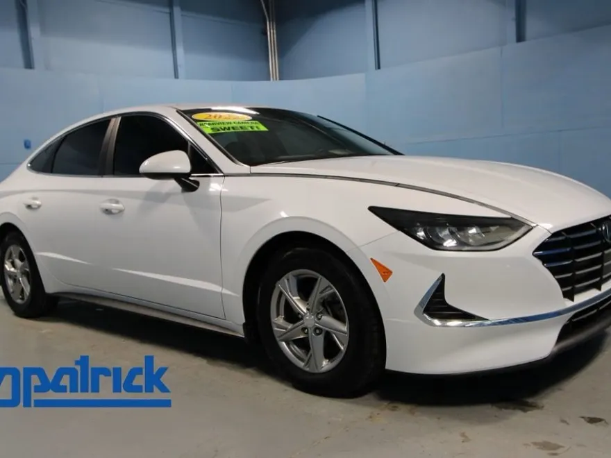 2022 Hyundai Sonata SE photo 1