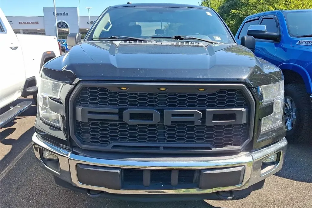 2017 Ford F-150 XLT photo 1