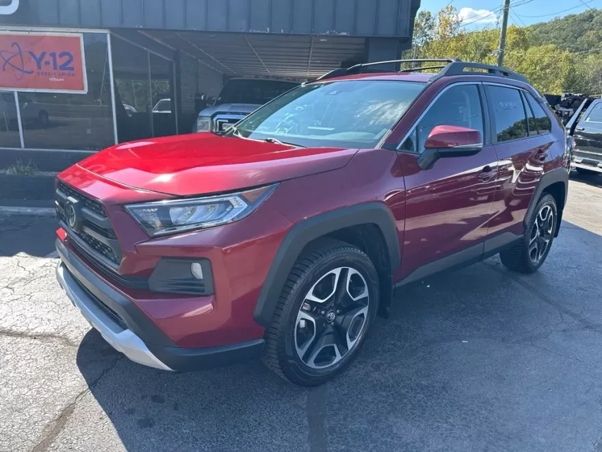 2019 Toyota RAV4 Adventure photo 1