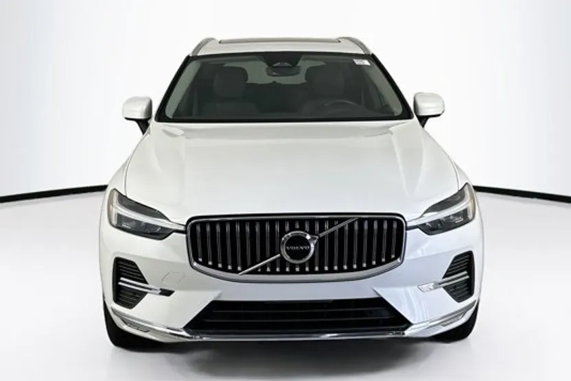 2022 Volvo XC60 Inscription photo 1