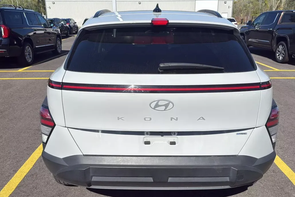 2024 Hyundai Kona SEL photo 1