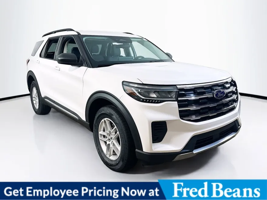 2025 Ford Explorer photo 1