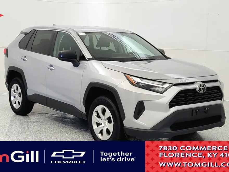 2023 Toyota RAV4 LE photo 1