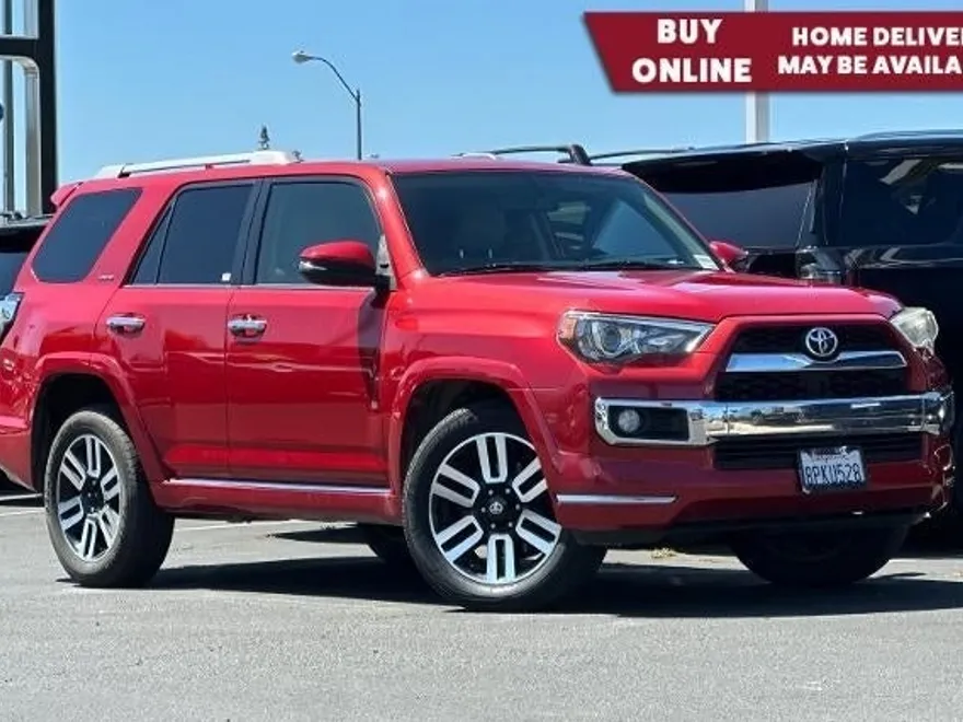 2018 Toyota 4Runner SR5 photo 1