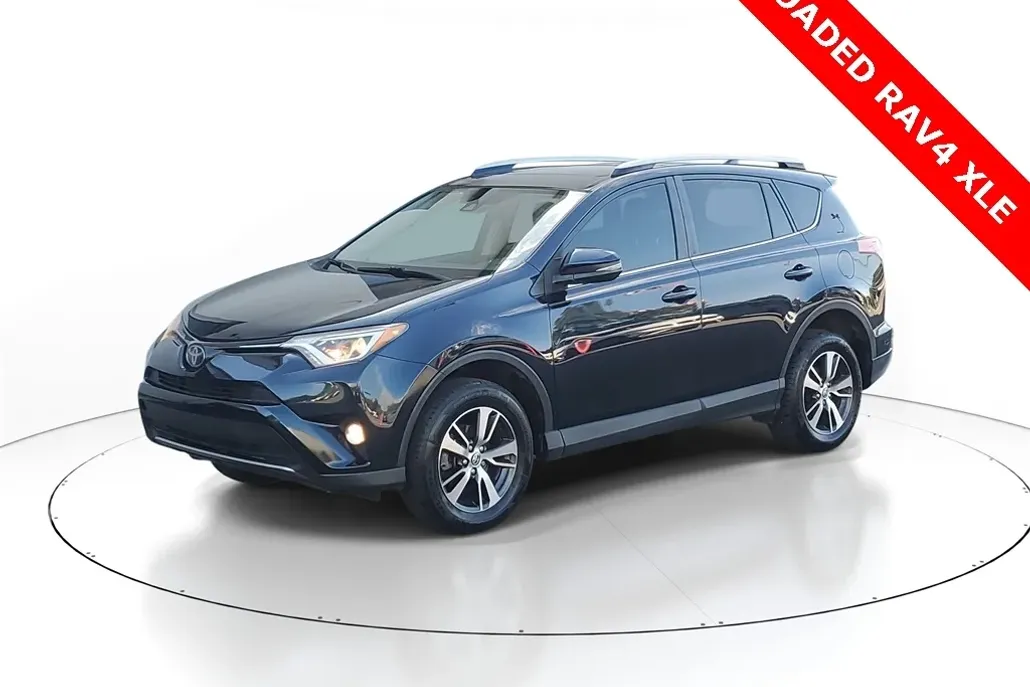 2018 Toyota RAV4 XLE photo 1