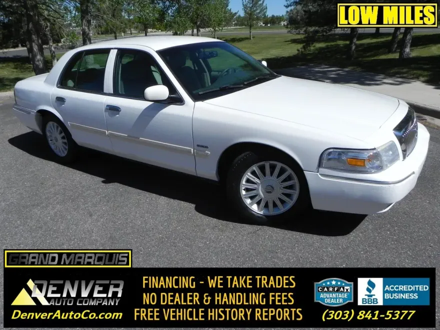 2009 Mercury Grand Marquis LS photo 1