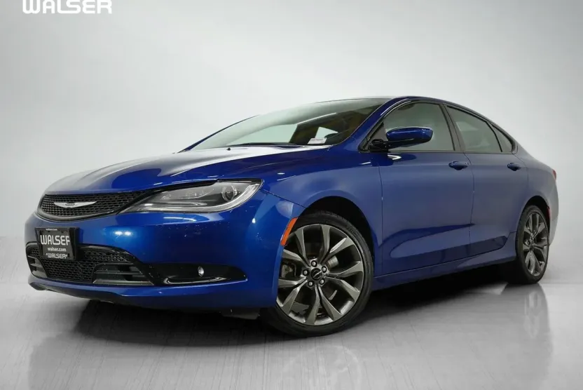 2015 Chrysler 200 S photo 1