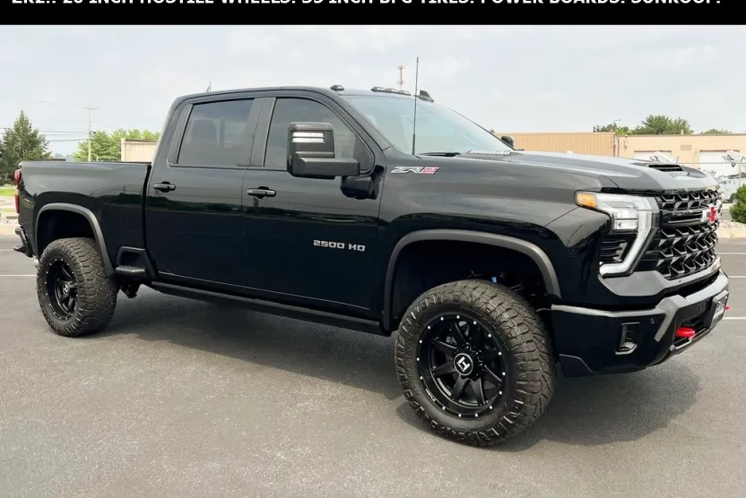 2025 Chevrolet Silverado 2500HD ZR2 photo 1