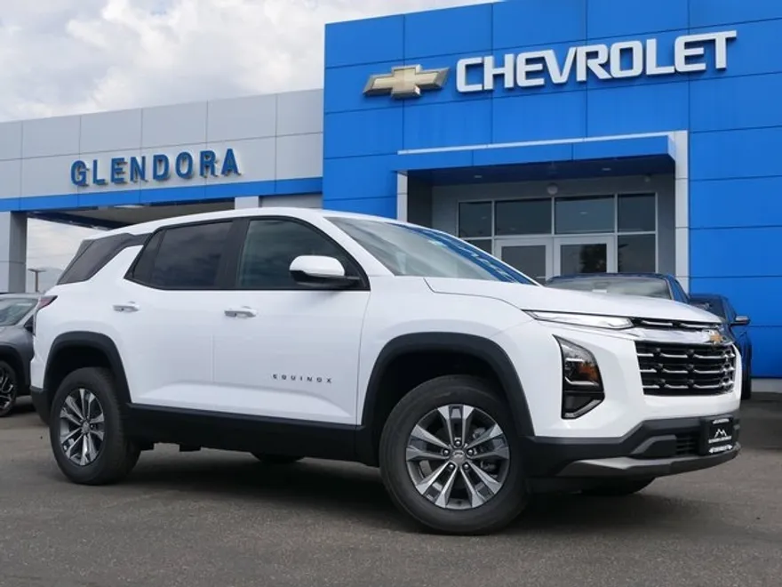 2026 Chevrolet Equinox LT photo 1