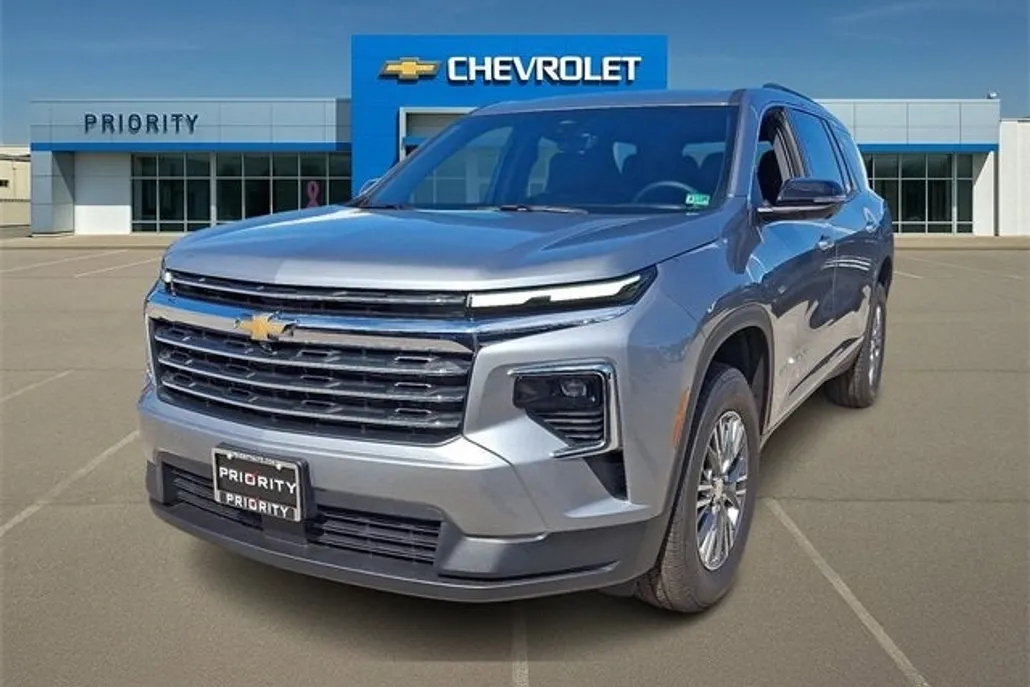 2026 Chevrolet Traverse photo 1