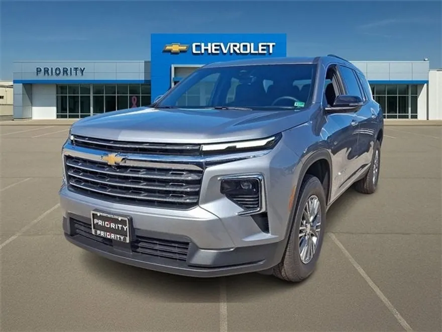 2026 Chevrolet Traverse photo 1