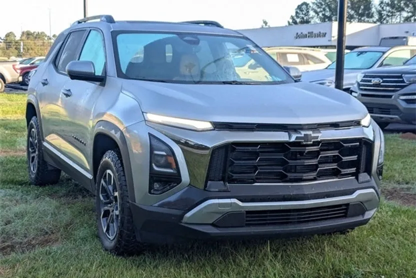 2026 Chevrolet Equinox ACTIV photo 1