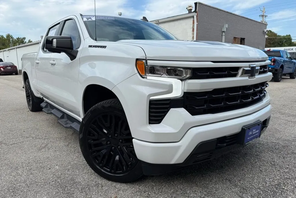 2022 Chevrolet Silverado 1500 RST photo 1