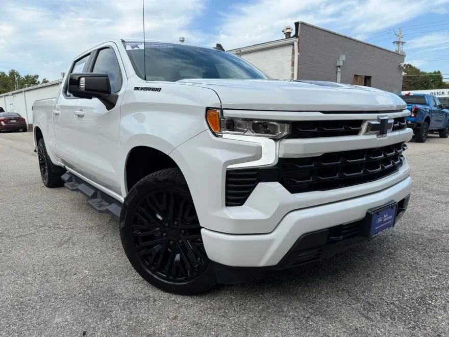 2022 Chevrolet Silverado 1500 RST photo 1