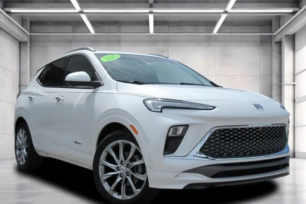 2025 Buick Encore GX Avenir photo 1