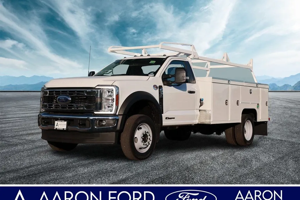 2024 Ford F-550 photo 1