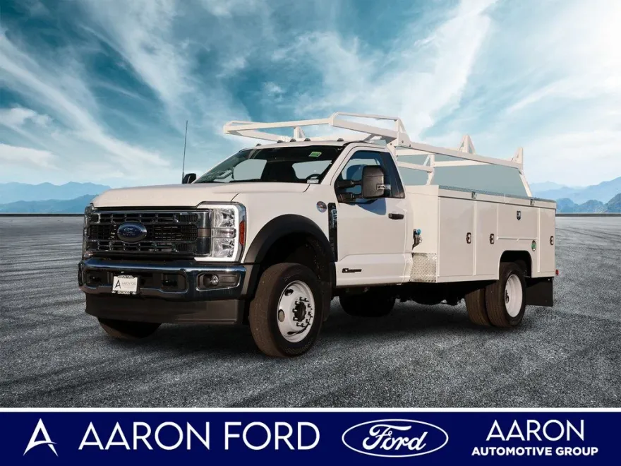 2024 Ford F-550 photo 1