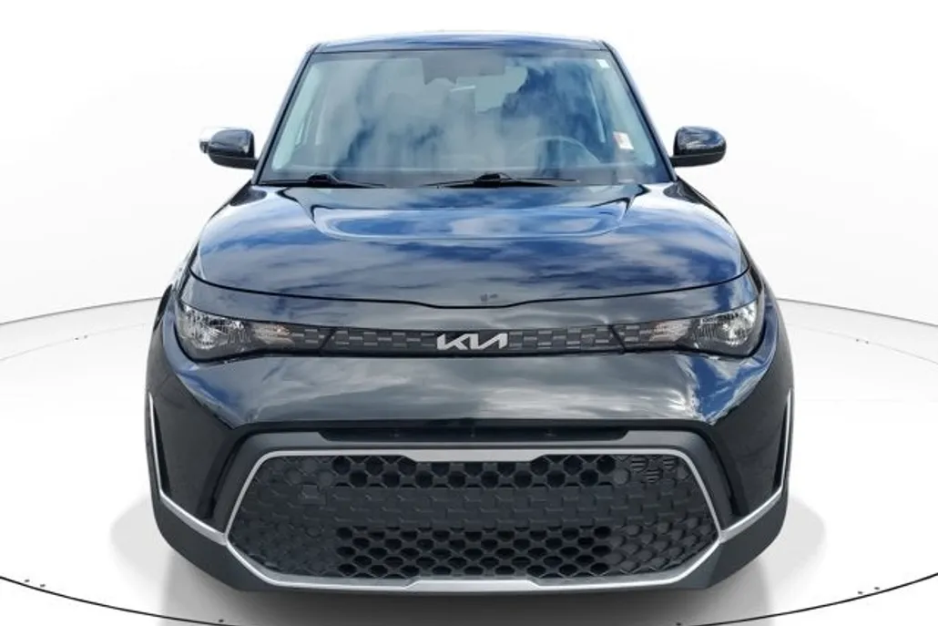 2023 Kia Soul S photo 1