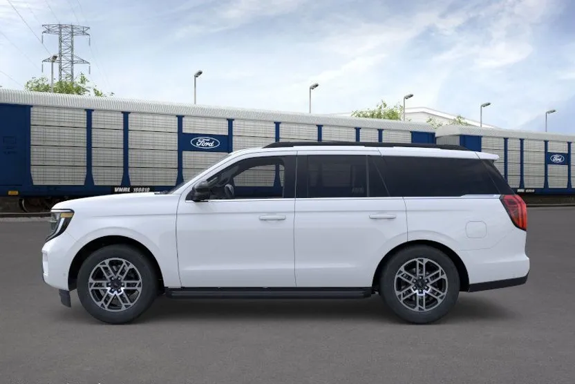 2025 Ford Expedition photo 1