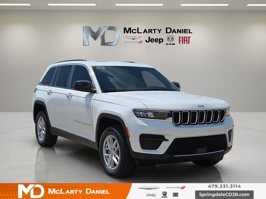 2025 Jeep Grand Cherokee Laredo photo 1