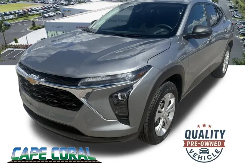 2024 Chevrolet Trax LS photo 1
