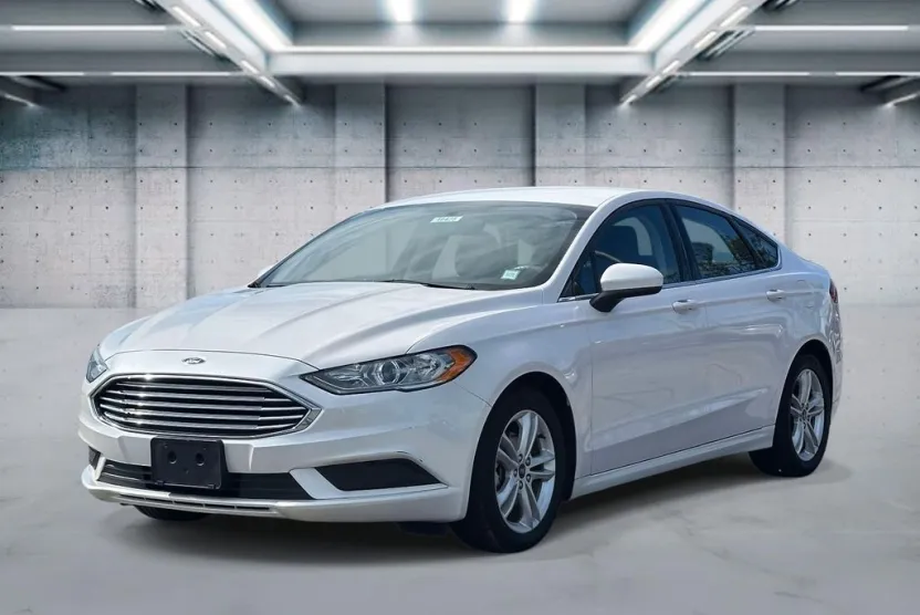 2018 Ford Fusion SE photo 1