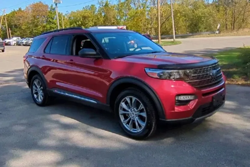 2022 Ford Explorer XLT photo 1