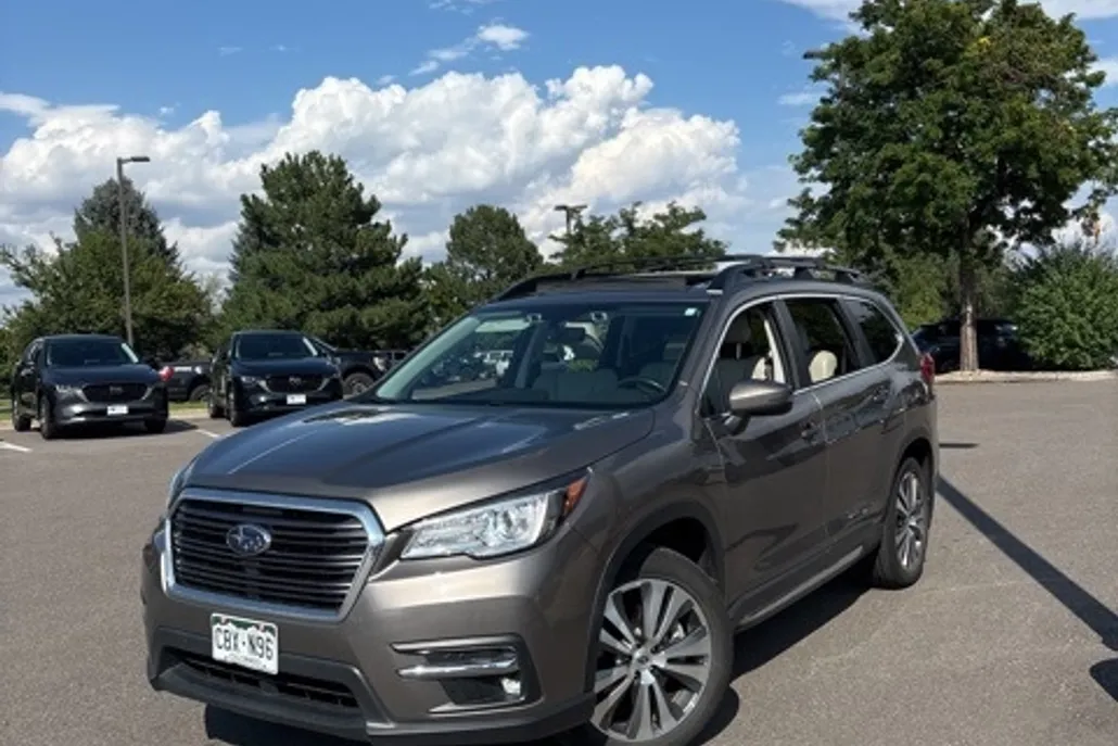 2022 Subaru Ascent Limited photo 1
