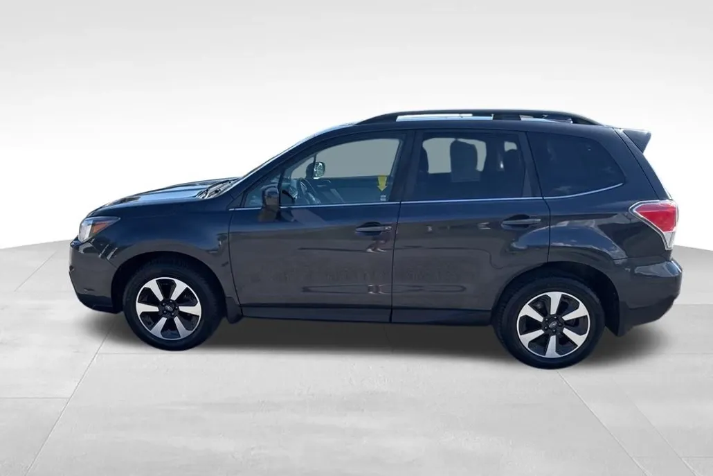 2017 Subaru Forester 2.5i Limited photo 1